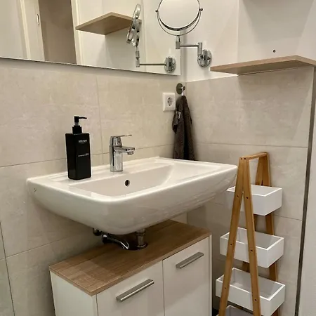 Am Bayrischen Bahnhof Daire *